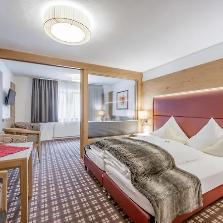 Grauer Bar 4* Solden