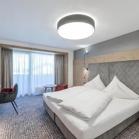 Grauer Bar Hotel 4*
