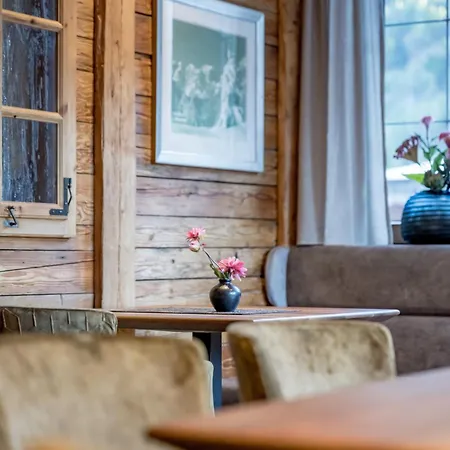 Grauer Bar Hotel