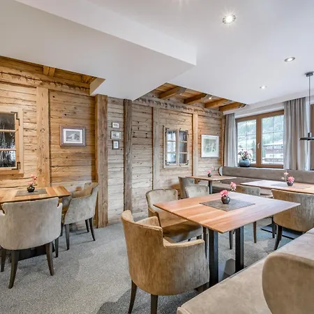 Grauer Bar Hotel Solden