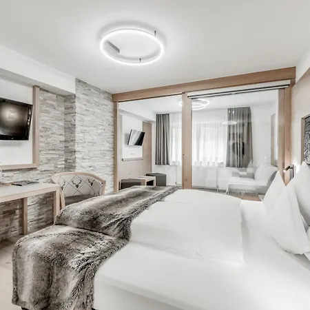 Grauer Baer Otel 4*