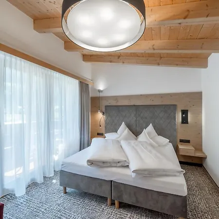 Grauer Bar Hotel 4*