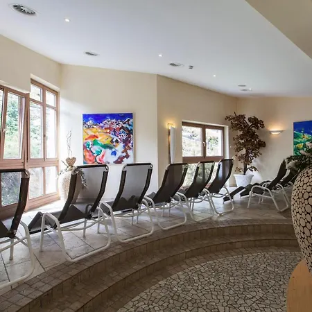 Grauer Bar Hotel 4*