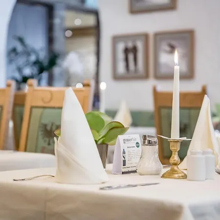 Hotel Grauer Bär 4*